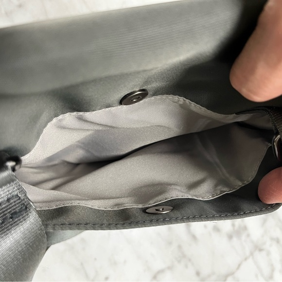 Baggallini Julie Slim crossbody bag. - Picture 6 of 16